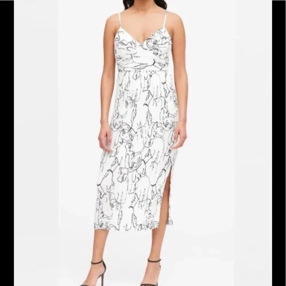 Banana Republic Pleated Plisse Dress Size 8 NWT - Picture 1 of 12